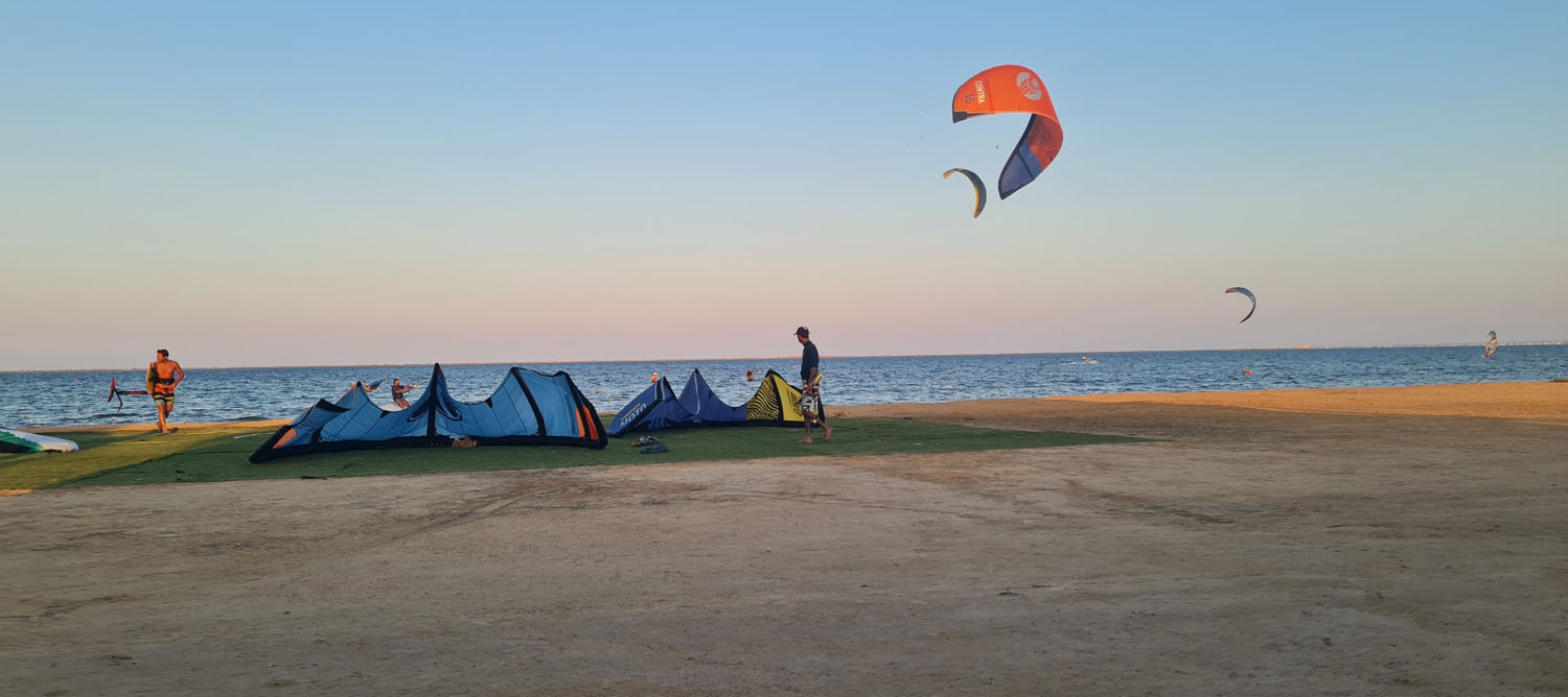 Kitesurf Djerba : Réservez votre stage kitesurf avec l'école DJERBAKITE